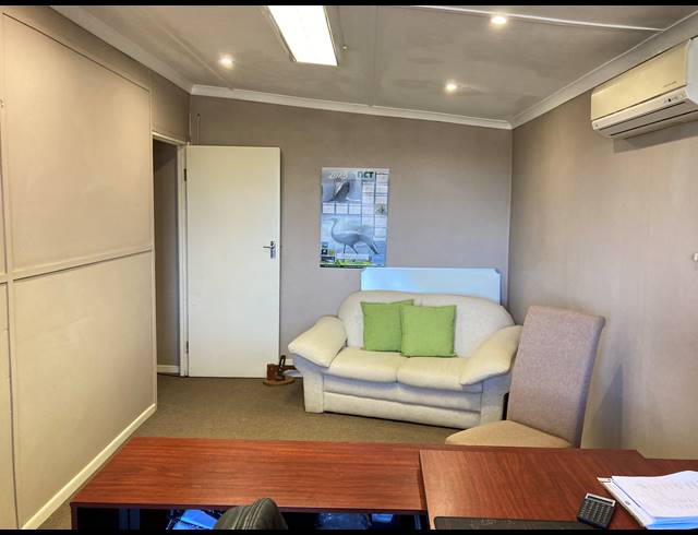 297M² OFFICE FOR SALE IN HILTON CENTRAL